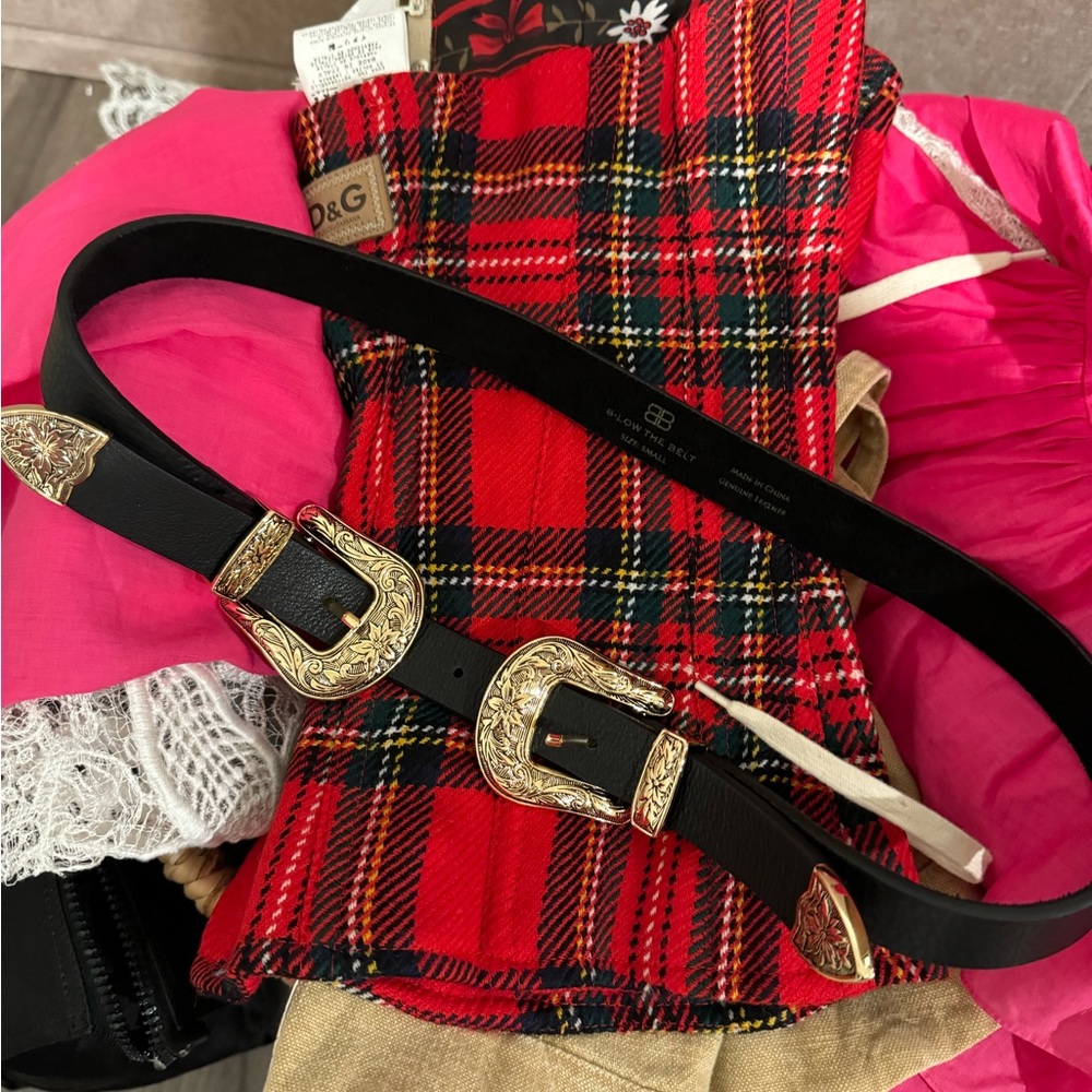 b-low the belt baby bri bri black and gold.  Pristine